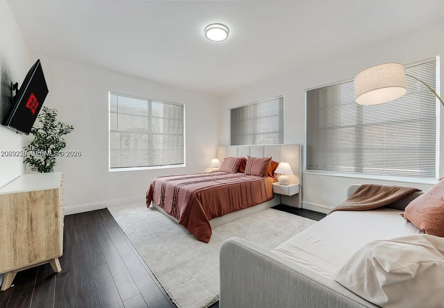 Lawrence Estate East Addn — Photo 3