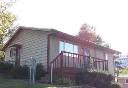 3rd image of 172 Crawford Ave