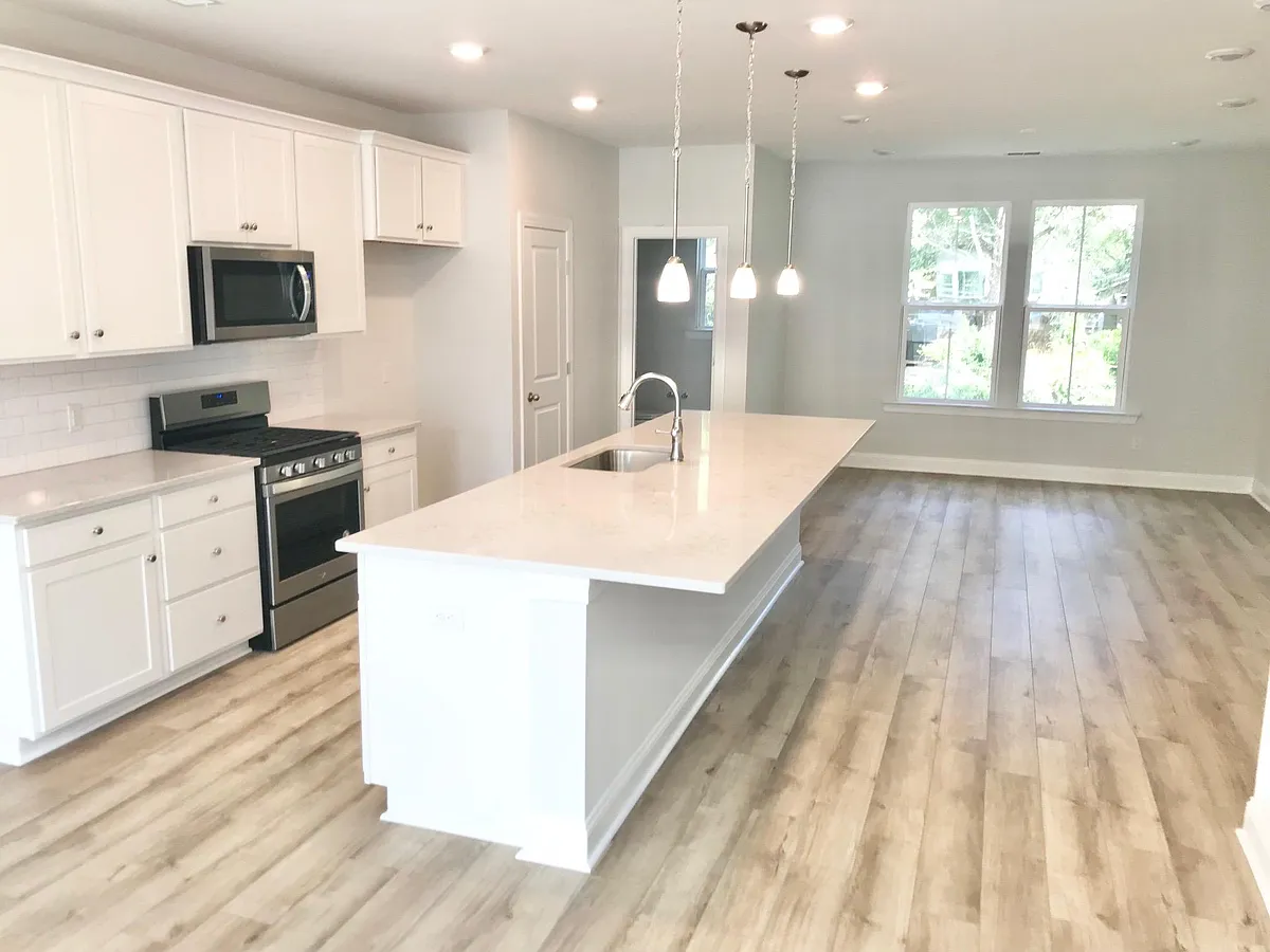 Open floor plan on middle floor - 1220 Tice Ln