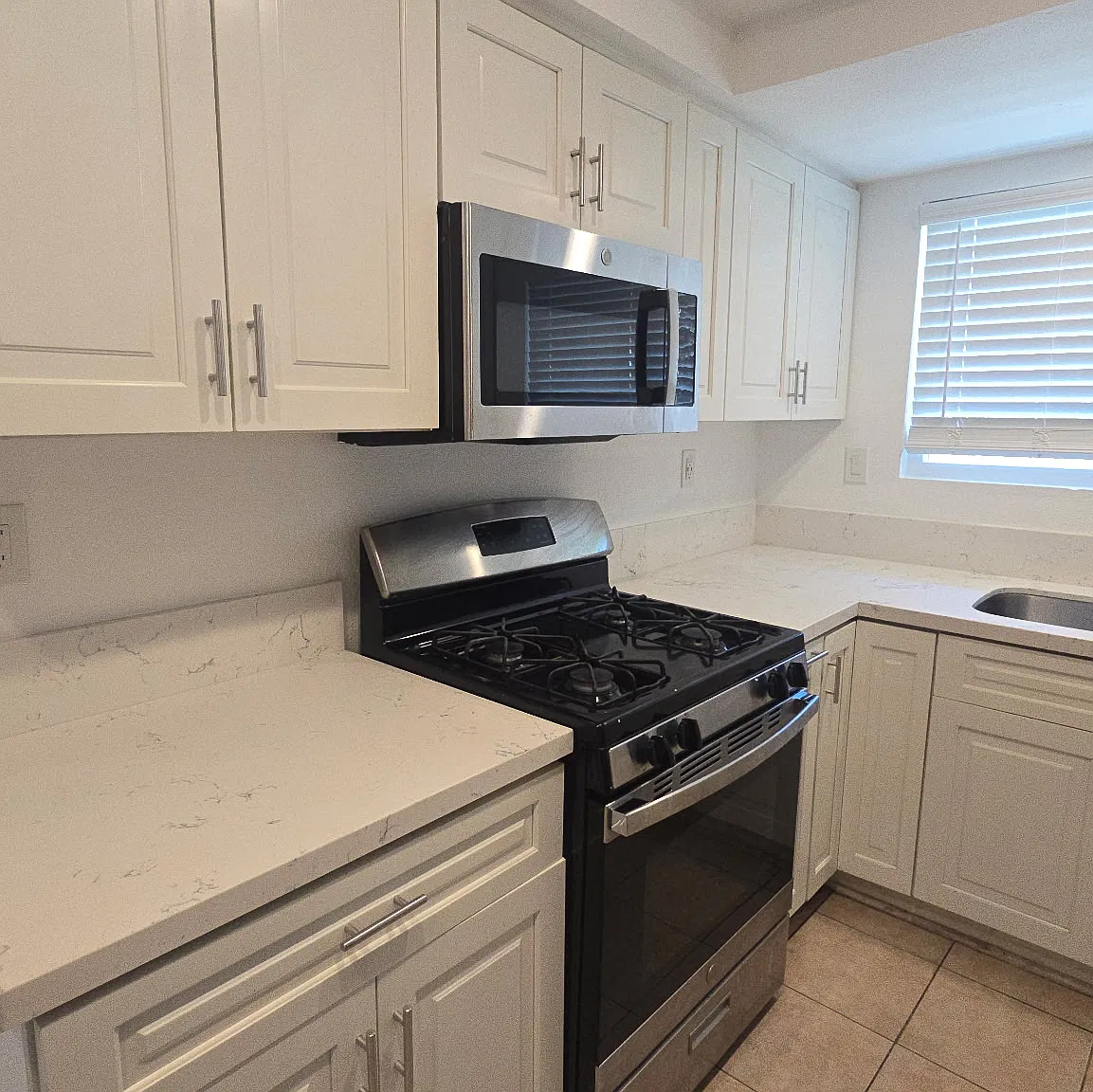 2 bed, 2.5 bath, $2,550 — Photo 4