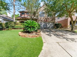 35 N Spinning Wheel Cir, The Woodlands, TX 77382
