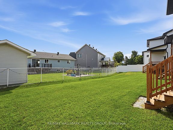 4th image of 146 Elizabeth Dr