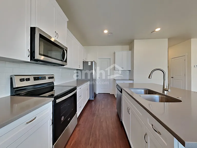 9480 W Clancey St — Photo 3
