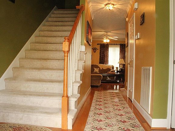 4th image of 334 Wyndhurst Dr