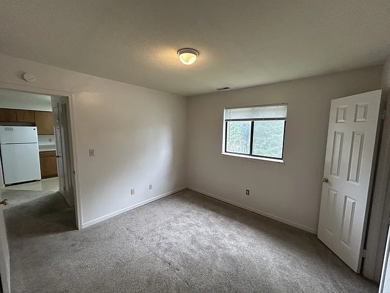 Briarwood Apartments — Photo 8