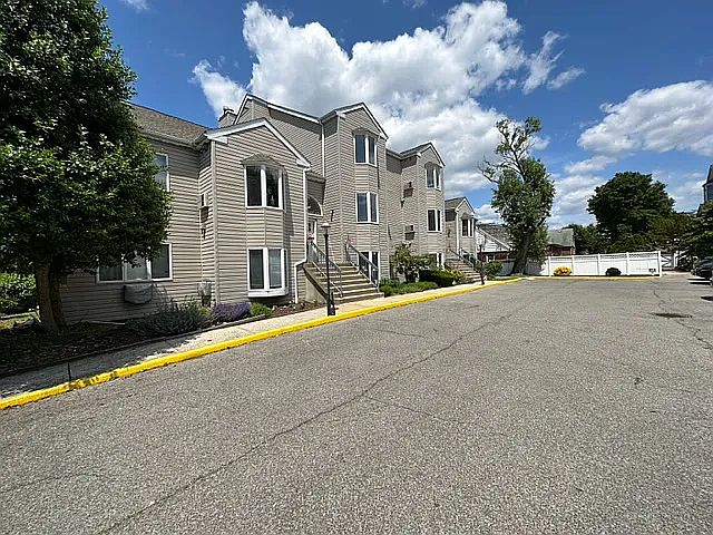 1st image of 152C Tier St #211C