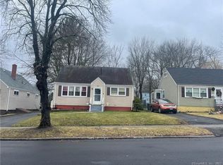 85 Pershing St, Hartford, CT 06112