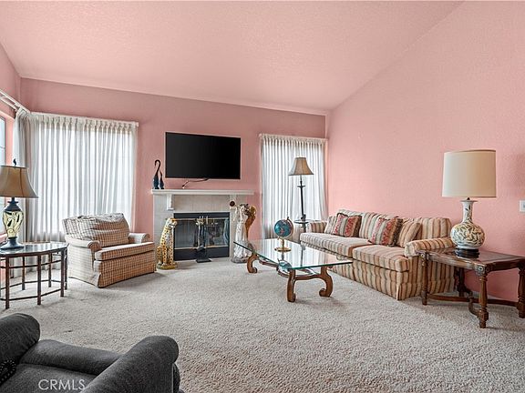 4th image of 1062 Sheffield Pl