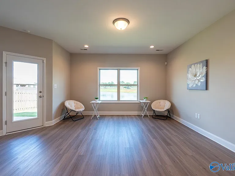 106 Elaina Grey Ct — Photo 6