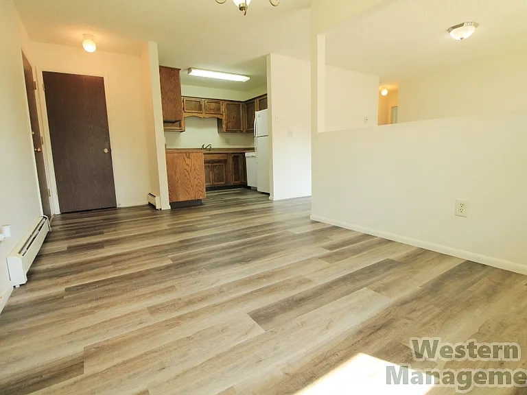 1217 Yellowstone Ave — Photo 3