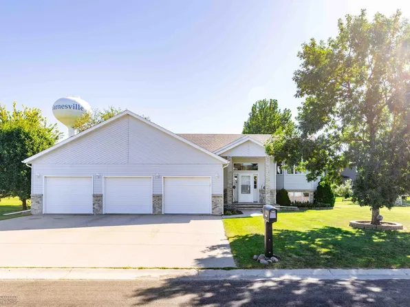 106 11th St NE, Barnesville, MN 56514