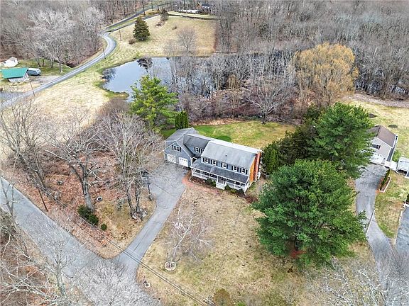 5th image of 385 W Wrentham Rd
