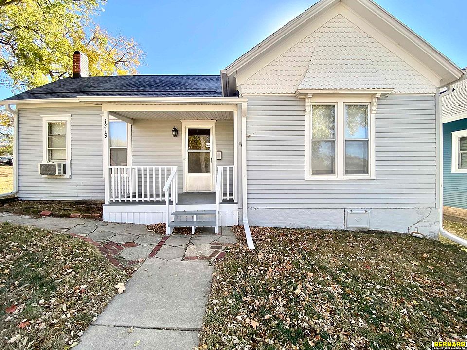 1st image of 1219 1st Ave