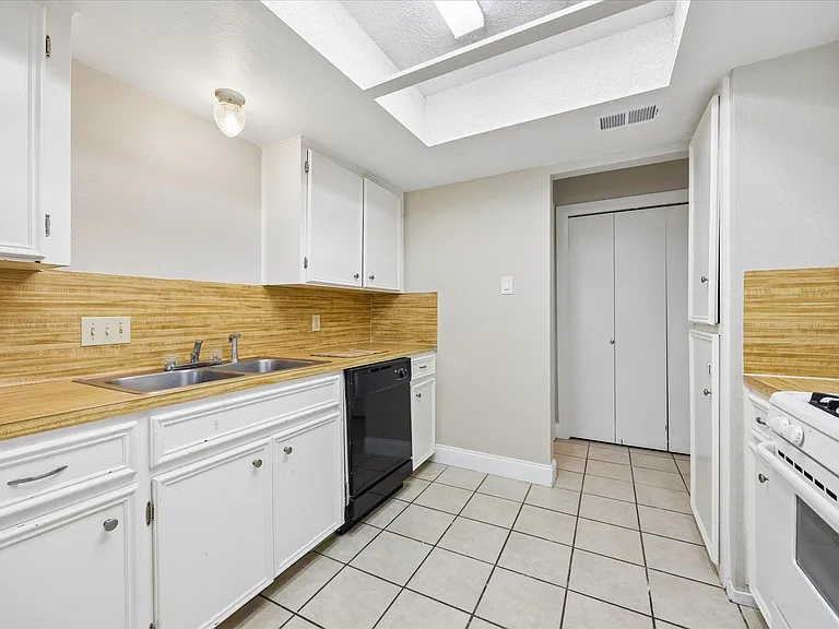 8329 Fathom Cir — Photo 12