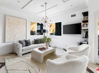 2063 Wattles Dr, Los Angeles, CA 90046