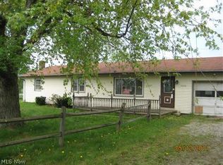 8328 E Rice Hill Rd, Burbank, OH 44214