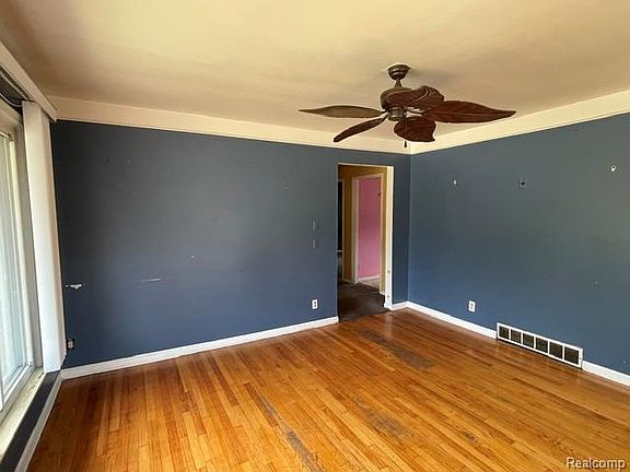 5th image of 29451 Steinhauer St