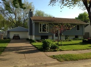 3372 W Garfield St, Davenport, IA 52804