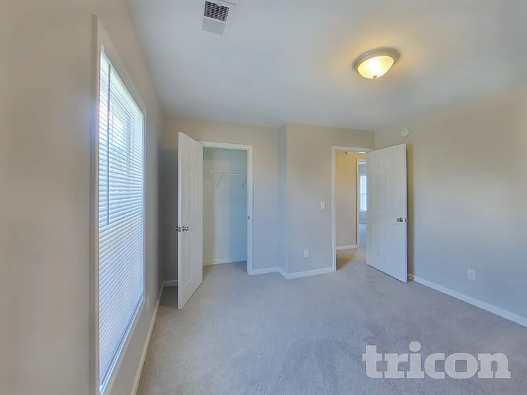 403 Parkstone Ct — Photo 12
