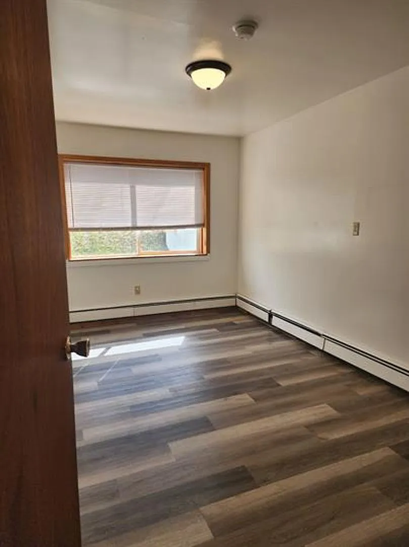 Spacious Home in Prime Location at Fairbanks - 604 2nd St. Fairbanks — Photo 3