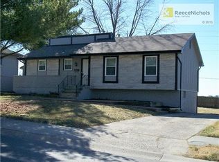 609 Trevis Ave, Belton, MO 64012