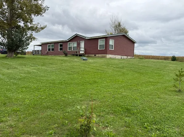 1435 N 100th Rd, Industry, IL 61440