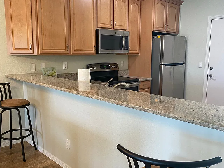 1128 Radison Ave — Photo 3