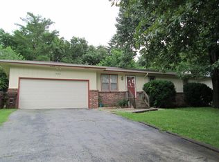 944 S Mission Ave, Springfield, MO 65809