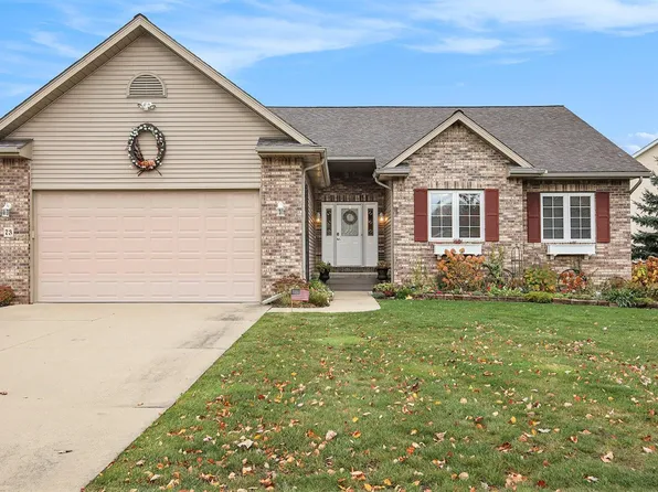 73 Rella Rae Ave, Marysville, MI 48040