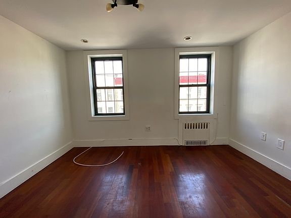 5th image of 184 Jefferson St APT 3