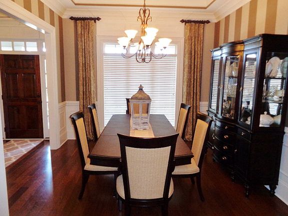 3rd image of 4222 Oak Forest Dr