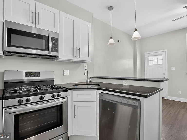3127 Cedar St #1F — Photo 10