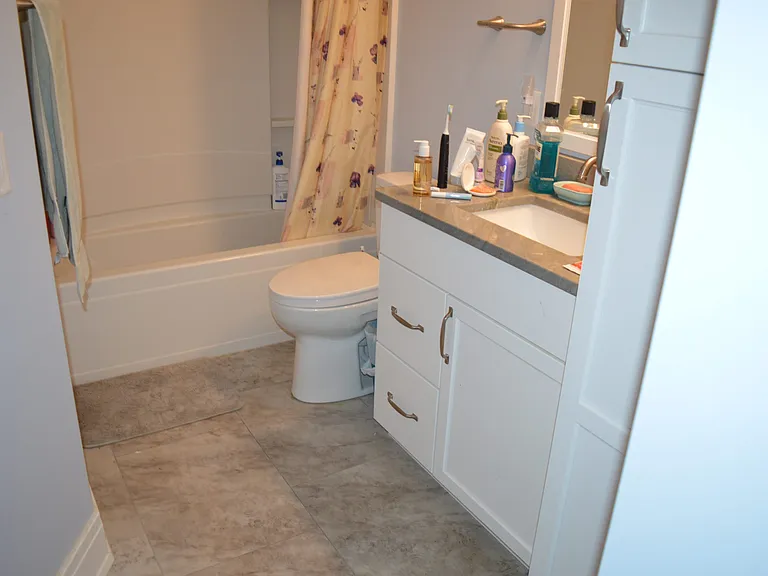 1825 Summit Ave — Photo 4