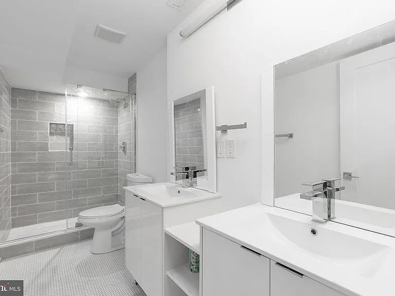 1931 E Huntingdon St #1 — Photo 5