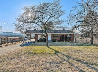 805 Gates Ln NE, Roanoke, VA 24012