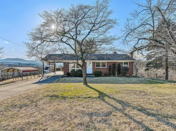 805 Gates Ln NE, Roanoke, VA 24012