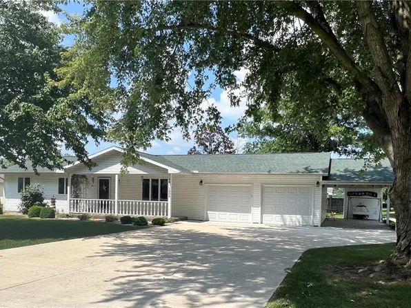 1406 N Spruce St, Shelbyville, IL 62565