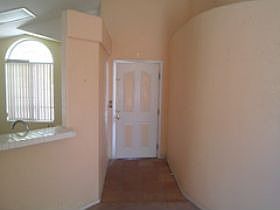 5th image of 1674 Kyle Ave
