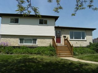 374 W Park Ave, Addison, IL 60101