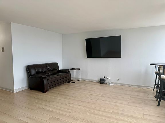 4th image of 655 W Irving Park Rd APT 4805