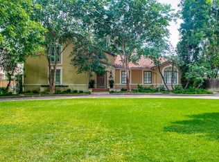 308 Geneseo Rd, Terrell Hills, TX 78209