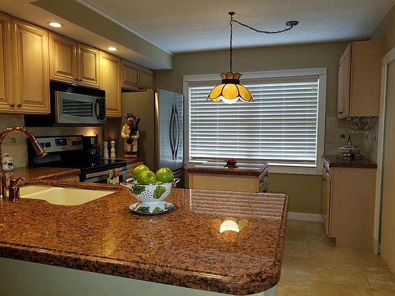 4th image of 8150 Bridgewater Ct #50D