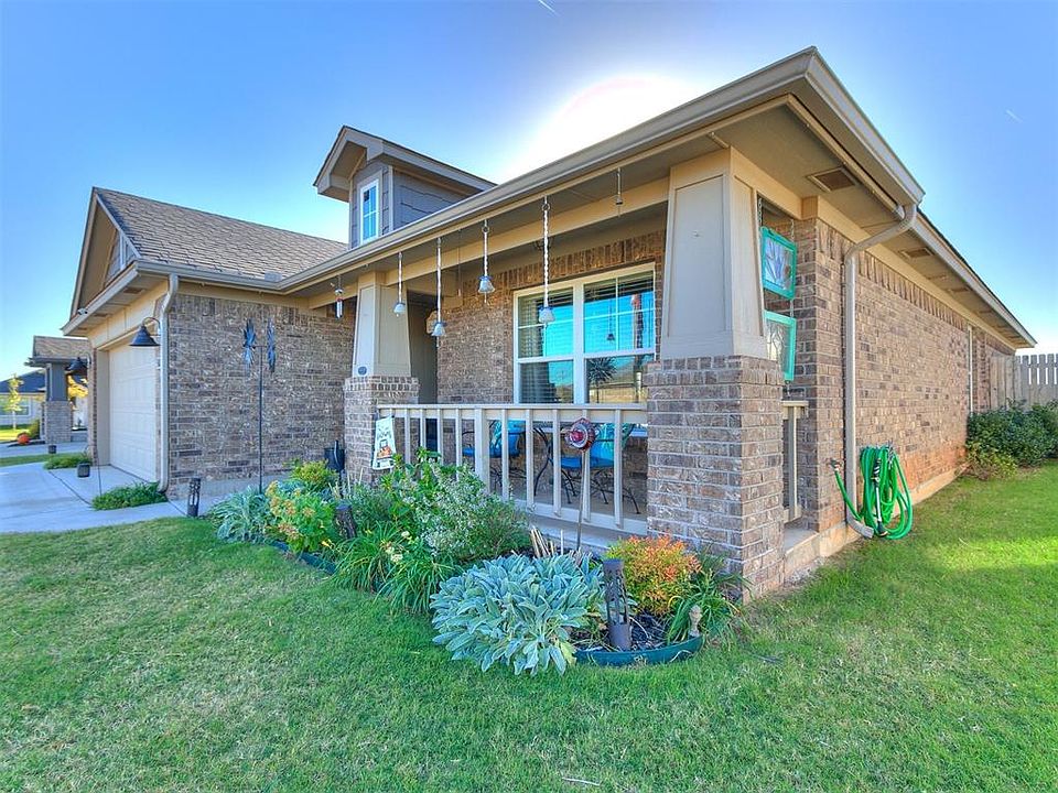 1st image of 305 Nest Dr