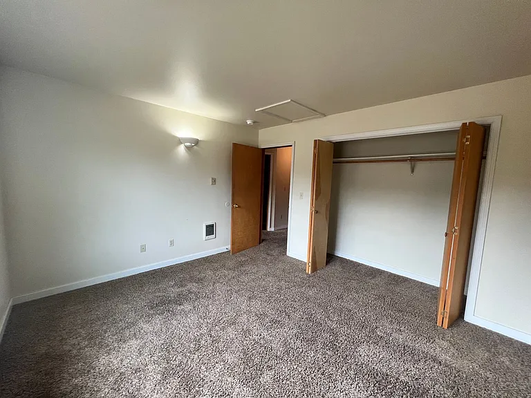 1304 N Brooklane St — Photo 27