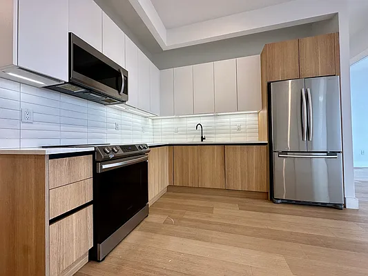 Rented by eRealty Advisors USA Inc | media 78