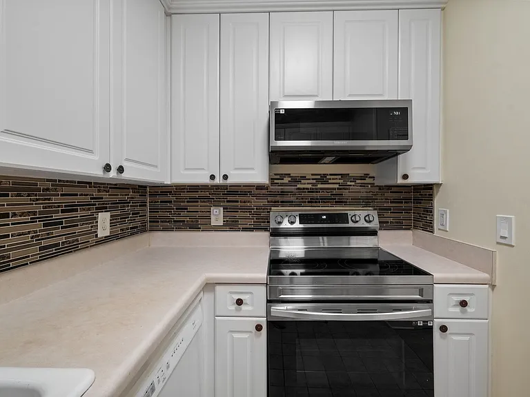 116 31st Ave N #104-A — Photo 12