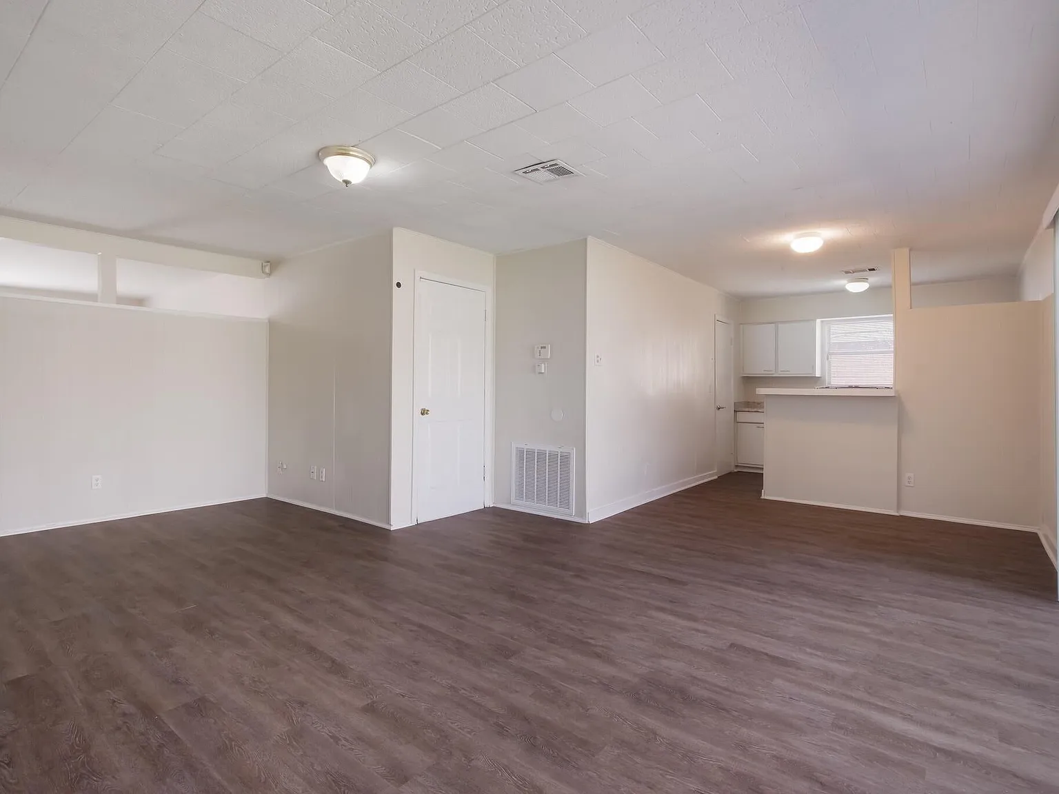 3 bed, 1608 sqft, $1,595 — Photo 3