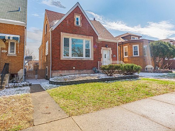 3rd image of 2817 Maple Ave