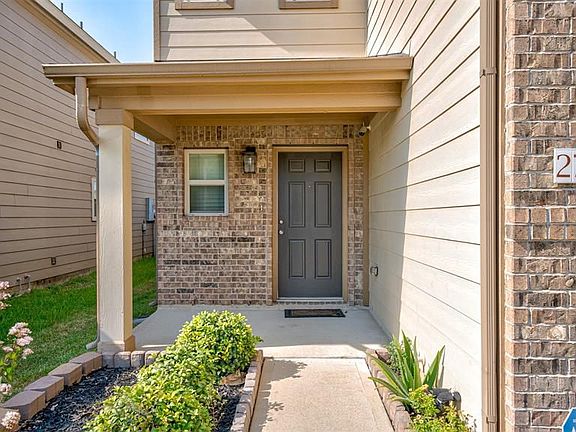 2nd image of 2714 Oriole Wood Ct