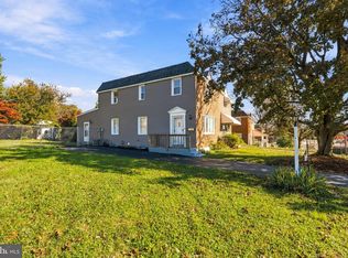 319 Sloan St, Crum Lynne, PA 19022
